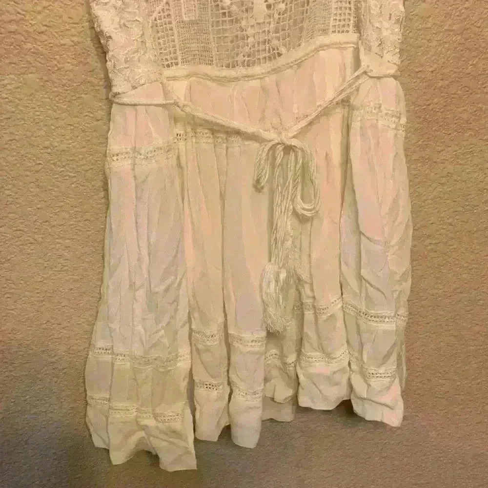 White Free people mini dress sz XS embroidered crochet tiered festival bridal - Picture 8 of 9